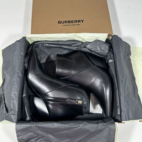 Burberry Ashlington 38/US 8 Leather Black Ankle Bootie Pointed Toe NIB $900 - Picture 7 of 11